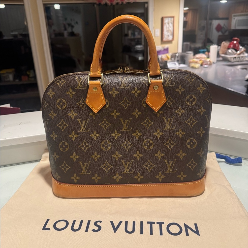 Louis Vuitton Monogram Alma pm